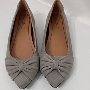 Vionic Women's Orthaheel Gramercy Poin Toe Gray Bow Loafers Size 6